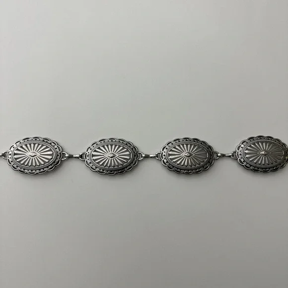 Western Oval Linked Concho Chain Belt - Picture 3 of 3